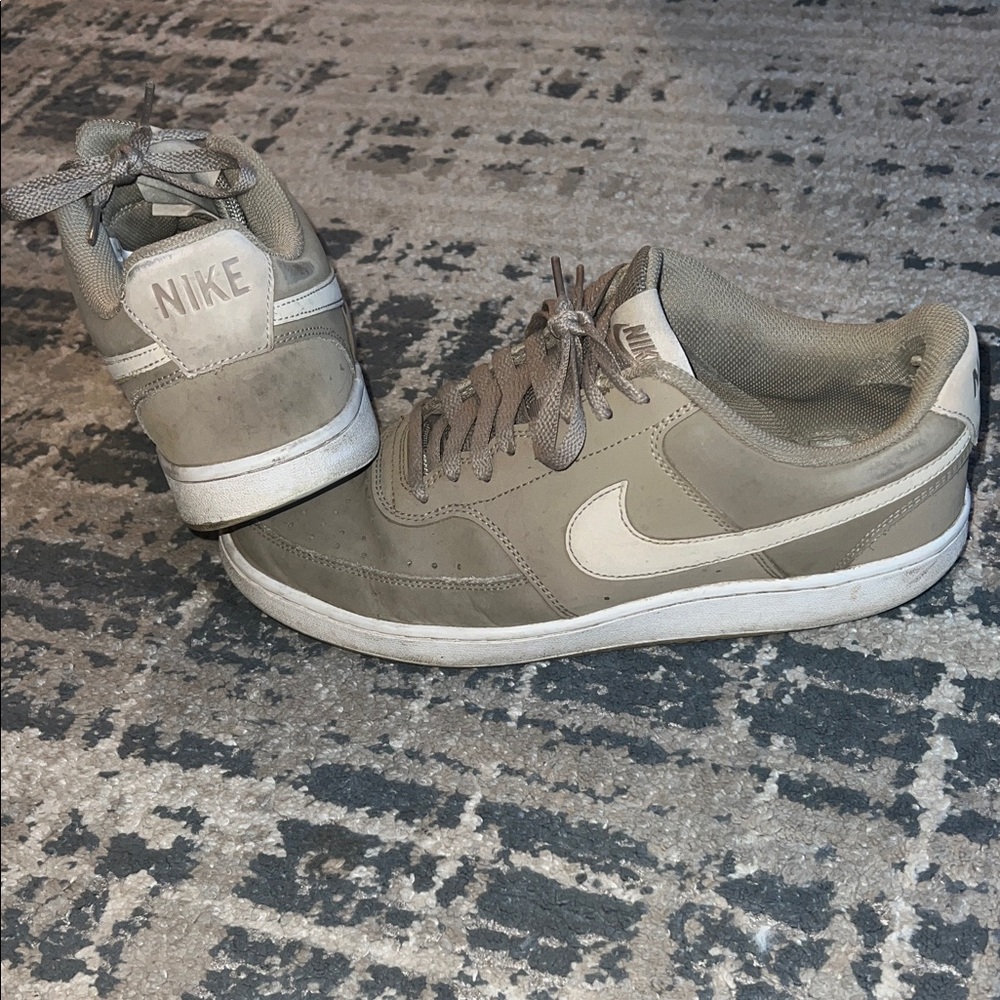 Nike Men's Beige and Cream Sneakers